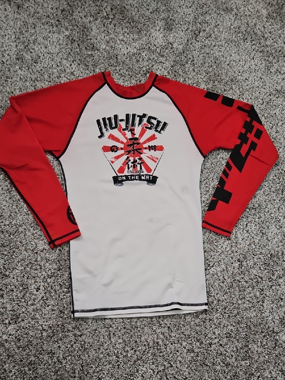 On The Mat Jiu-Jitsu Rash Guard Long Sleeve - Red & White Small